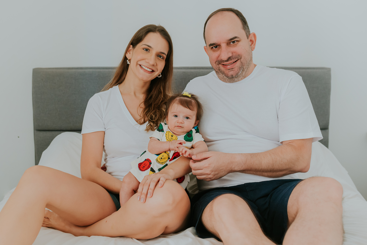 fotografia em casa ensaio de familia Betina acompanhamento 3 meses Leblon Rio de Janeiro fotografa bruna Guerson 