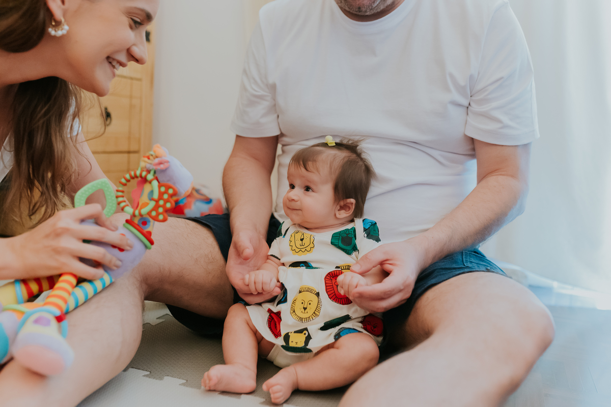 fotografia em casa ensaio de familia Betina acompanhamento 3 meses Leblon Rio de Janeiro fotografa bruna Guerson 