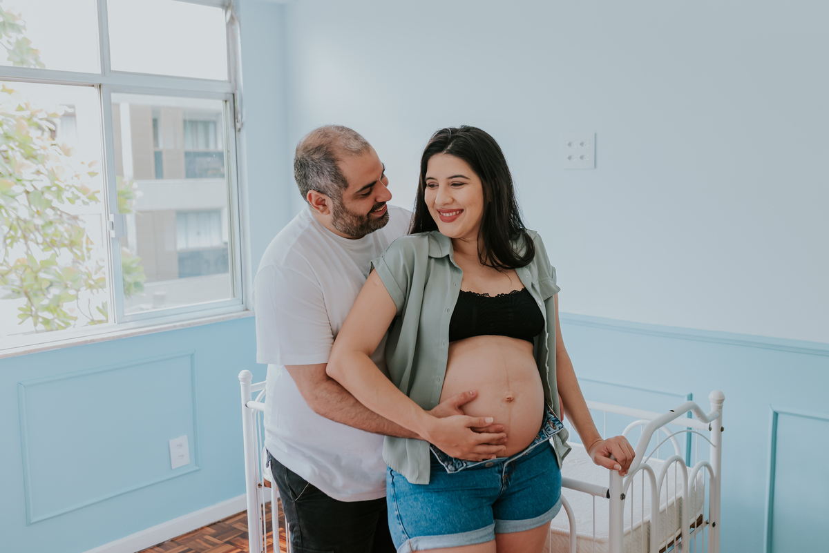 fotografia ensaio gestante em casa a espera do bernardo ilha do governador Rio de Janeiro fotografa familia 