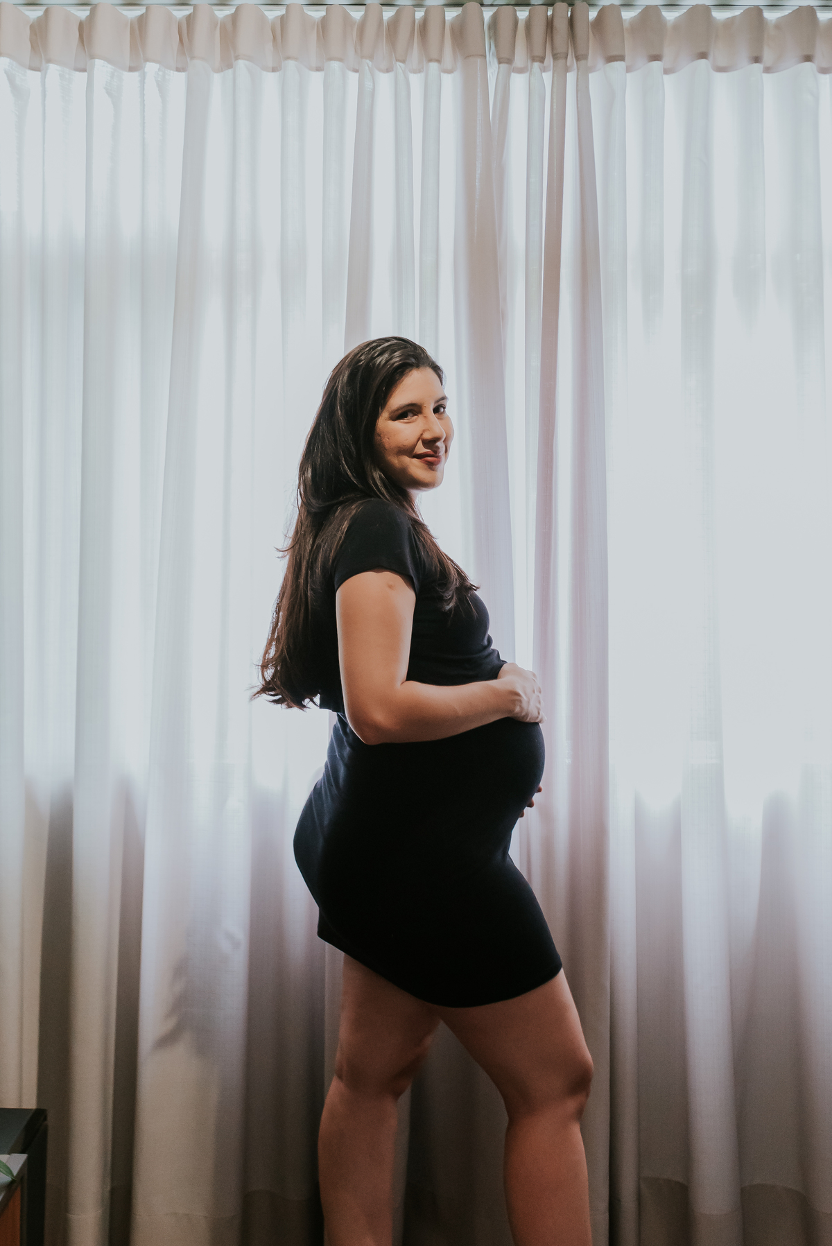 fotografia ensaio gestante em casa a espera do bernardo ilha do governador Rio de Janeiro fotografa familia 