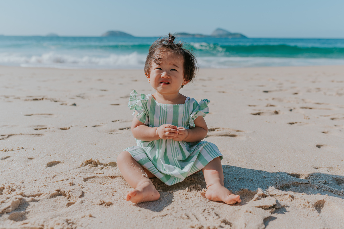 fotografia ensaio de familia externo praia Leblon Rio de Janeiro zona sul familia japonesa fotografa bruna guerson