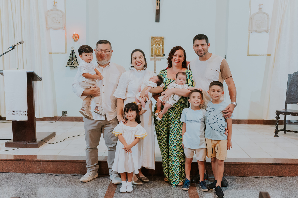 fotografia batizado batismo igreja sagrada família morro do ouro ilha do governador ribeira Rio de Janeiro fotografa familia Pedro mitsuo 
