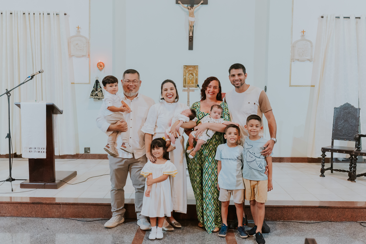 fotografia batizado batismo igreja sagrada família morro do ouro ilha do governador ribeira Rio de Janeiro fotografa familia Pedro mitsuo 