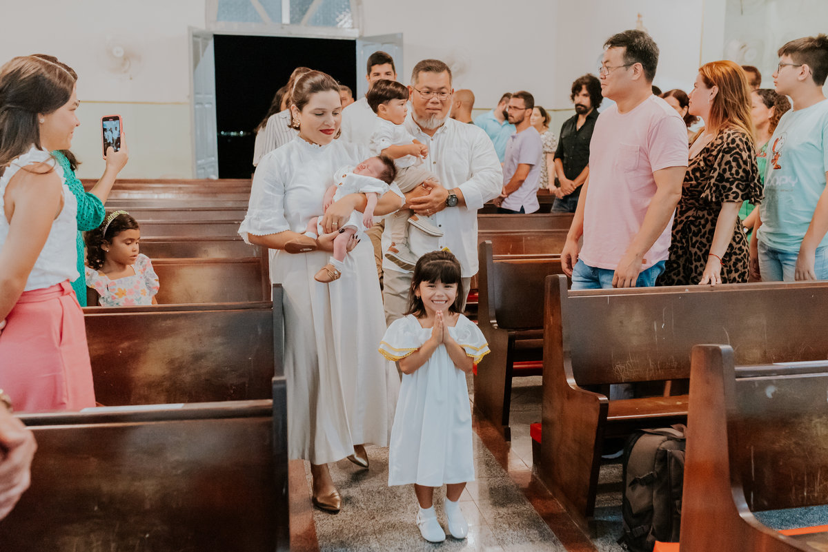 fotografia batizado batismo igreja sagrada família morro do ouro ilha do governador ribeira Rio de Janeiro fotografa familia Pedro mitsuo 