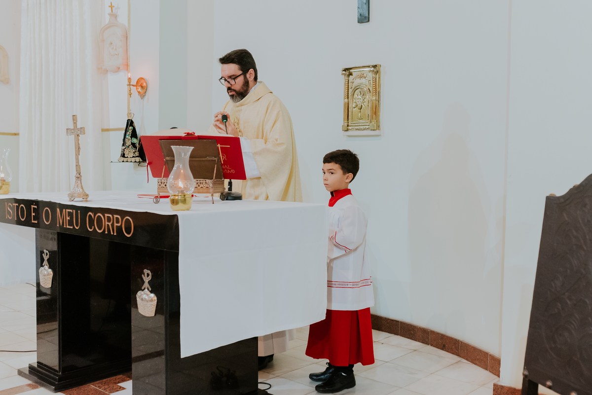 fotografia batizado batismo igreja sagrada família morro do ouro ilha do governador ribeira Rio de Janeiro fotografa familia Pedro mitsuo 