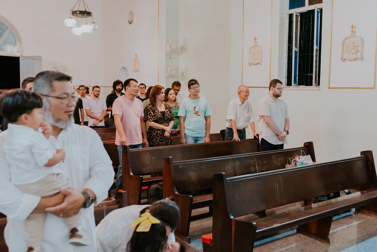 fotografia batizado batismo igreja sagrada família morro do ouro ilha do governador ribeira Rio de Janeiro fotografa familia Pedro mitsuo 