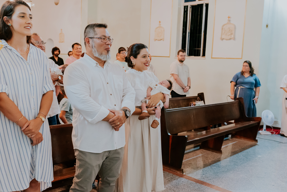 fotografia batizado batismo igreja sagrada família morro do ouro ilha do governador ribeira Rio de Janeiro fotografa familia Pedro mitsuo 