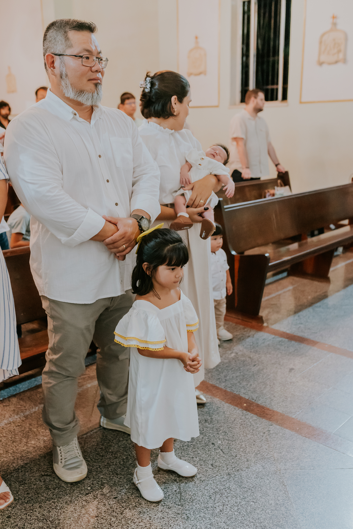 fotografia batizado batismo igreja sagrada família morro do ouro ilha do governador ribeira Rio de Janeiro fotografa familia Pedro mitsuo 