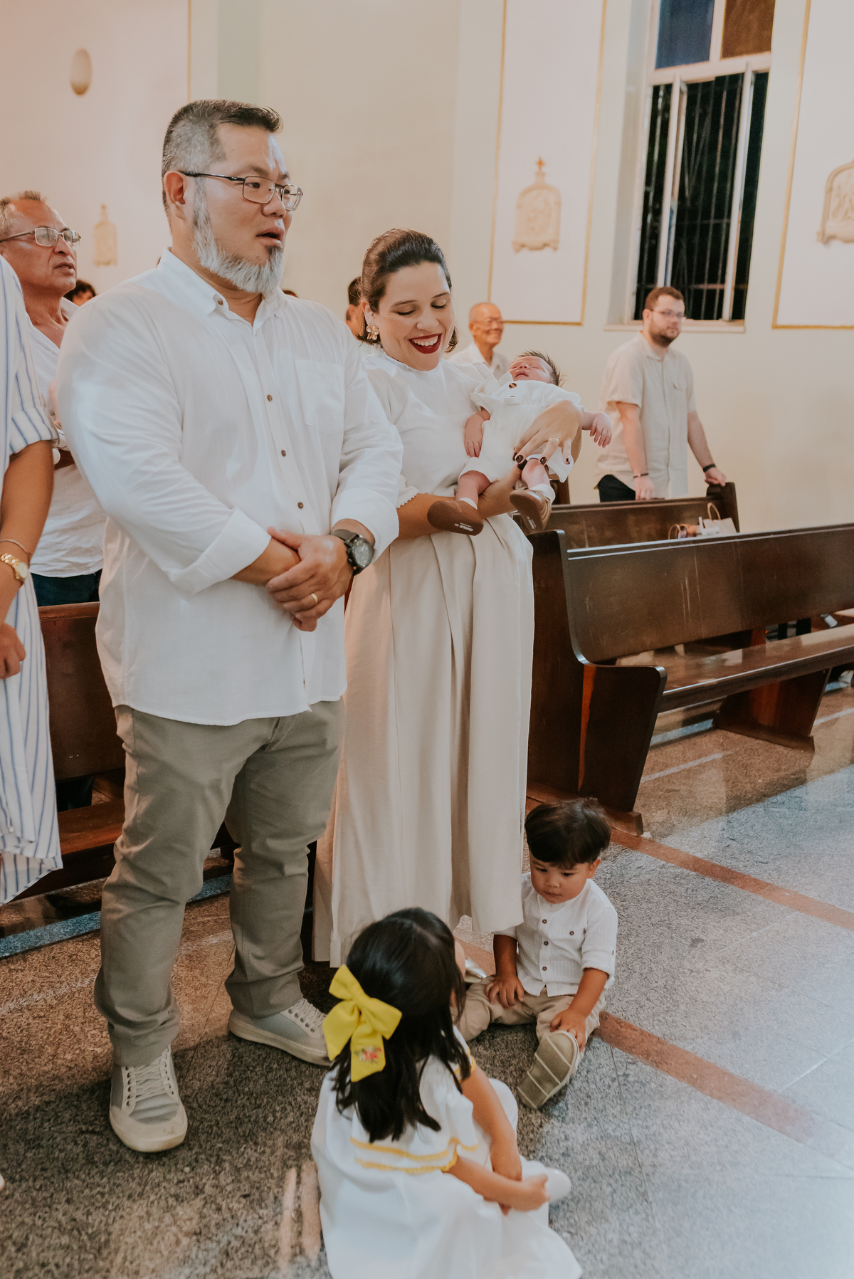 fotografia batizado batismo igreja sagrada família morro do ouro ilha do governador ribeira Rio de Janeiro fotografa familia Pedro mitsuo 
