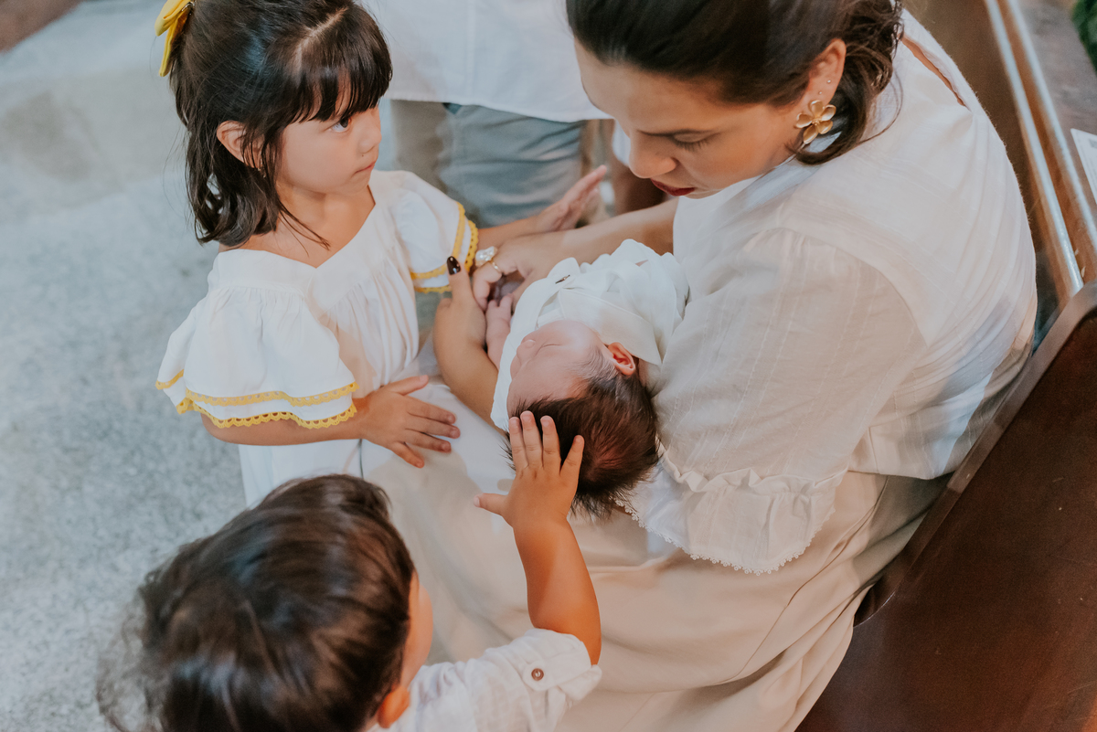 fotografia batizado batismo igreja sagrada família morro do ouro ilha do governador ribeira Rio de Janeiro fotografa familia Pedro mitsuo 