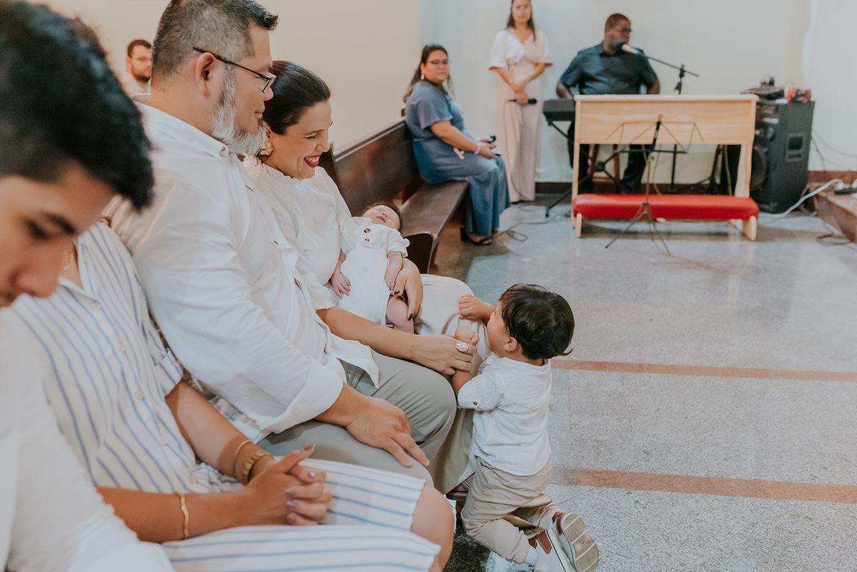 fotografia batizado batismo igreja sagrada família morro do ouro ilha do governador ribeira Rio de Janeiro fotografa familia Pedro mitsuo 