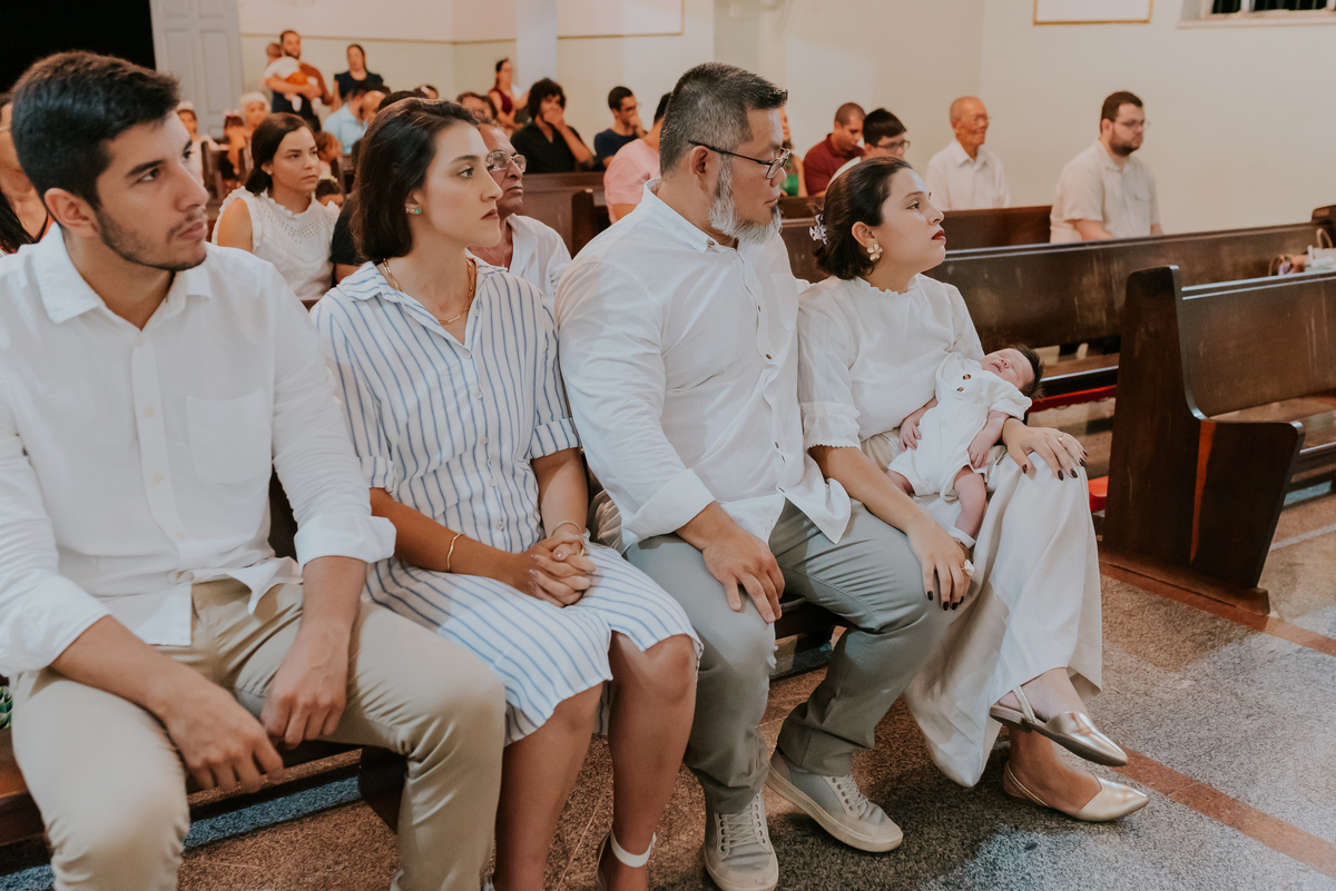 fotografia batizado batismo igreja sagrada família morro do ouro ilha do governador ribeira Rio de Janeiro fotografa familia Pedro mitsuo 