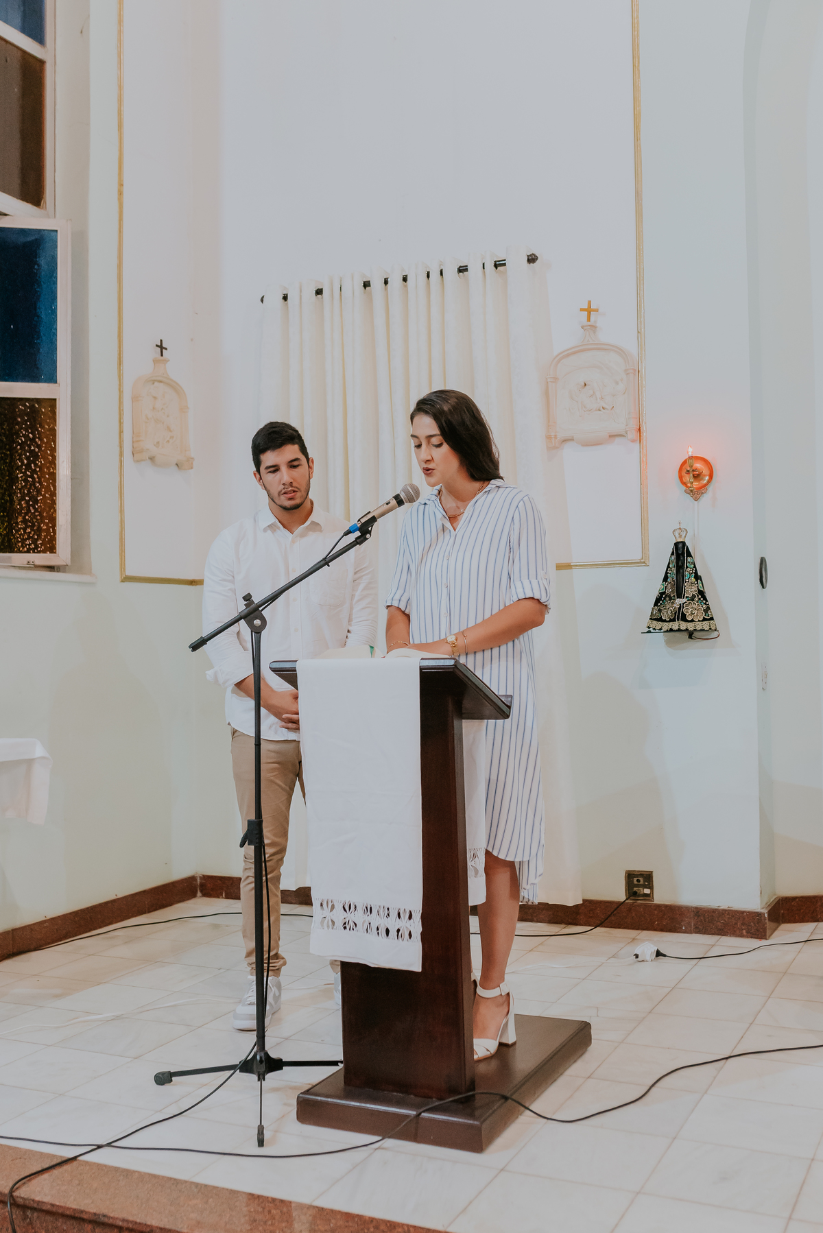 fotografia batizado batismo igreja sagrada família morro do ouro ilha do governador ribeira Rio de Janeiro fotografa familia Pedro mitsuo 