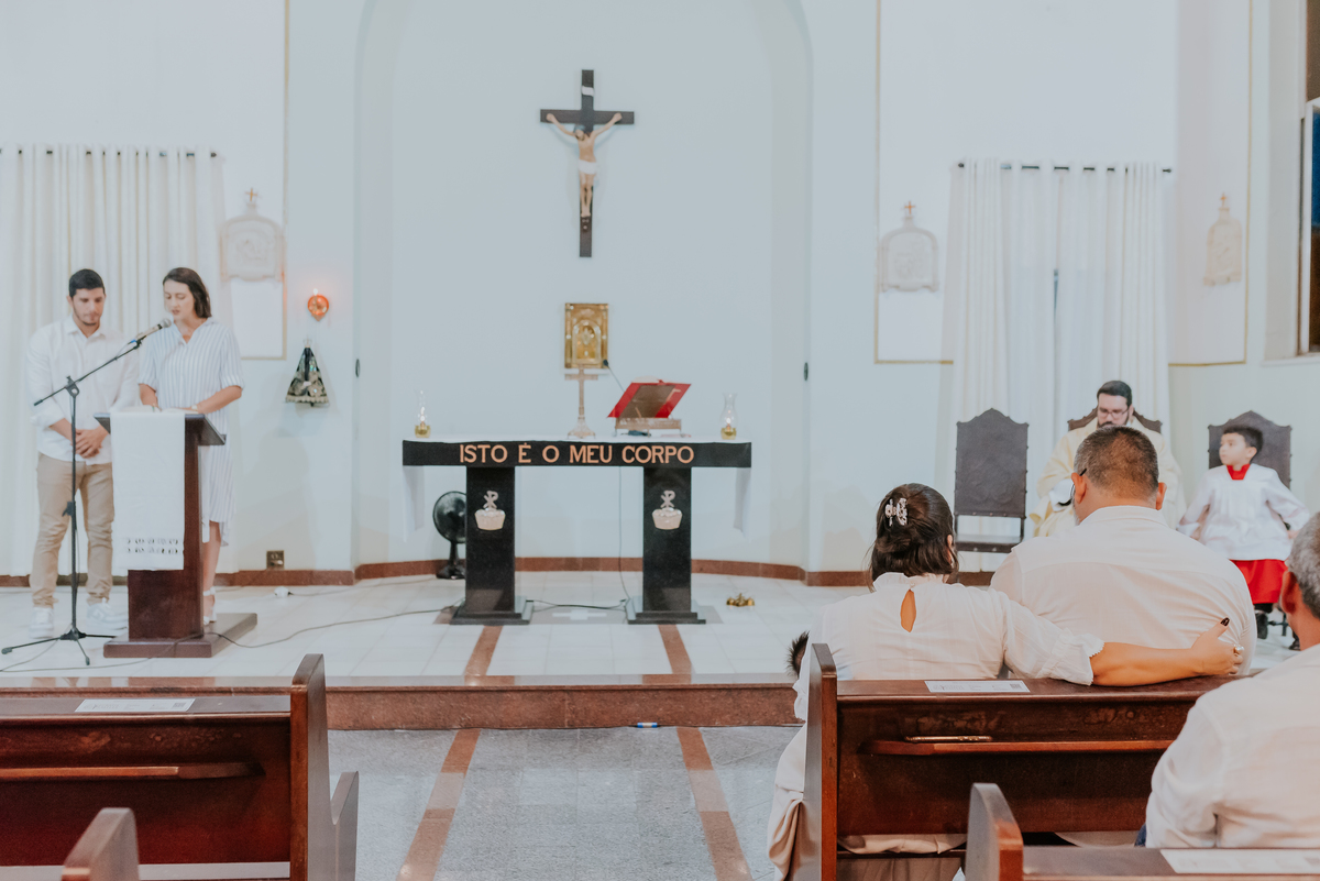 fotografia batizado batismo igreja sagrada família morro do ouro ilha do governador ribeira Rio de Janeiro fotografa familia Pedro mitsuo 