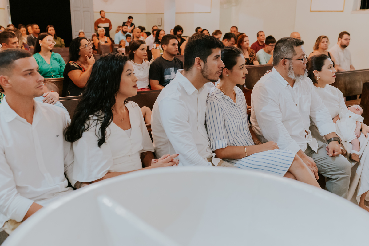 fotografia batizado batismo igreja sagrada família morro do ouro ilha do governador ribeira Rio de Janeiro fotografa familia Pedro mitsuo 