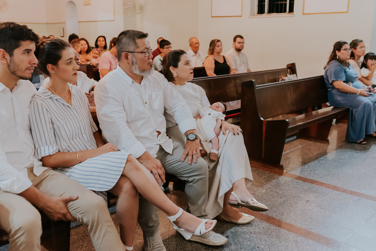 fotografia batizado batismo igreja sagrada família morro do ouro ilha do governador ribeira Rio de Janeiro fotografa familia Pedro mitsuo 