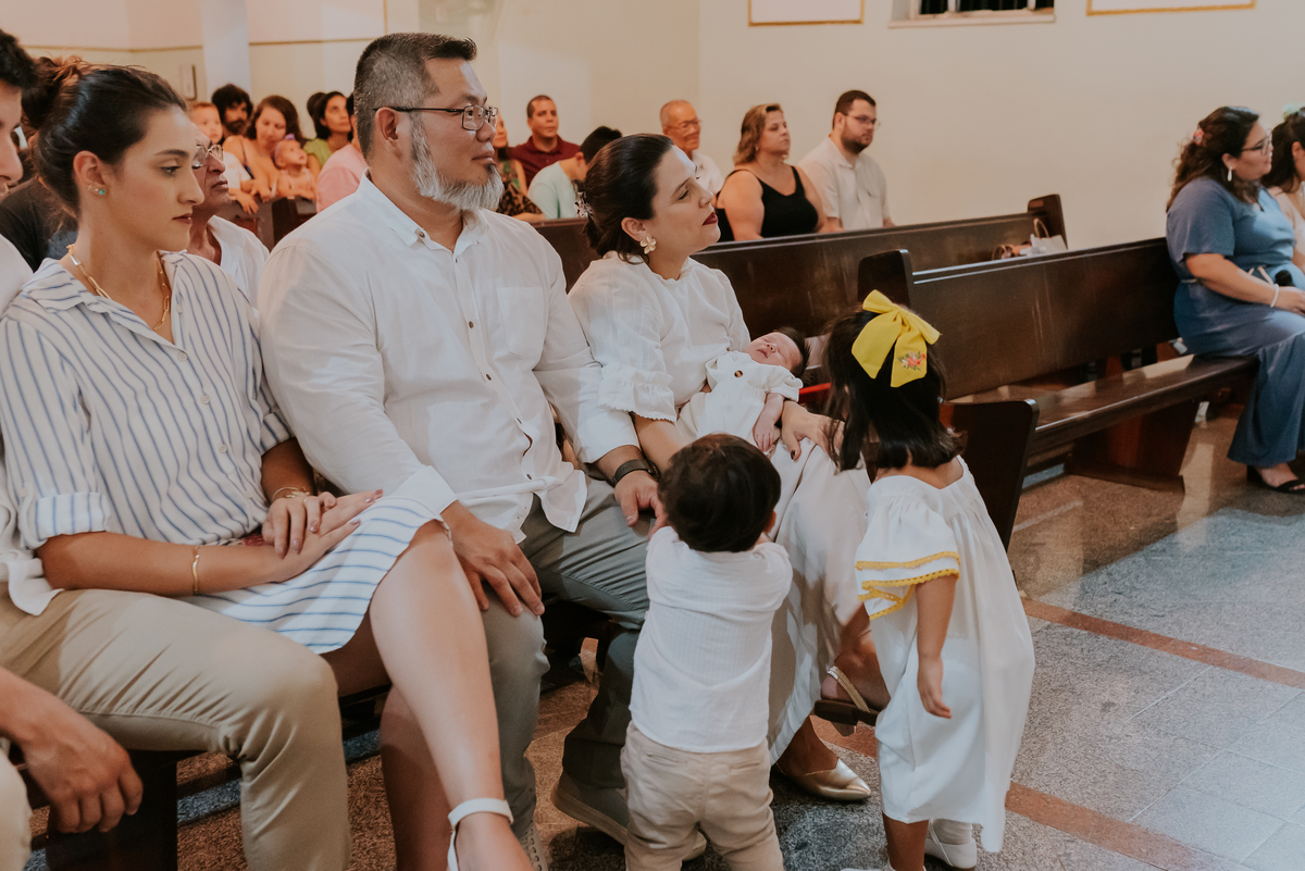 fotografia batizado batismo igreja sagrada família morro do ouro ilha do governador ribeira Rio de Janeiro fotografa familia Pedro mitsuo 