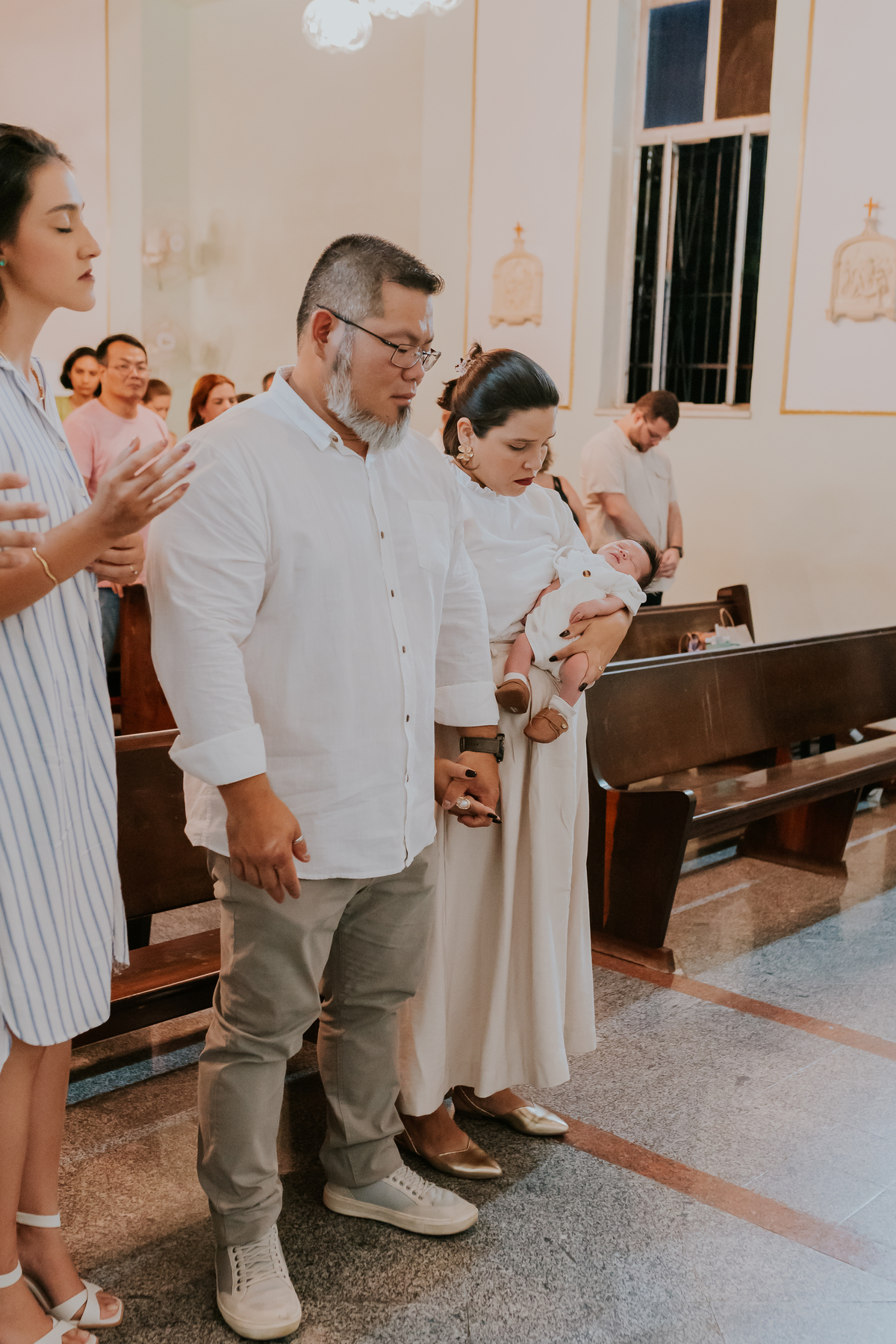 fotografia batizado batismo igreja sagrada família morro do ouro ilha do governador ribeira Rio de Janeiro fotografa familia Pedro mitsuo 