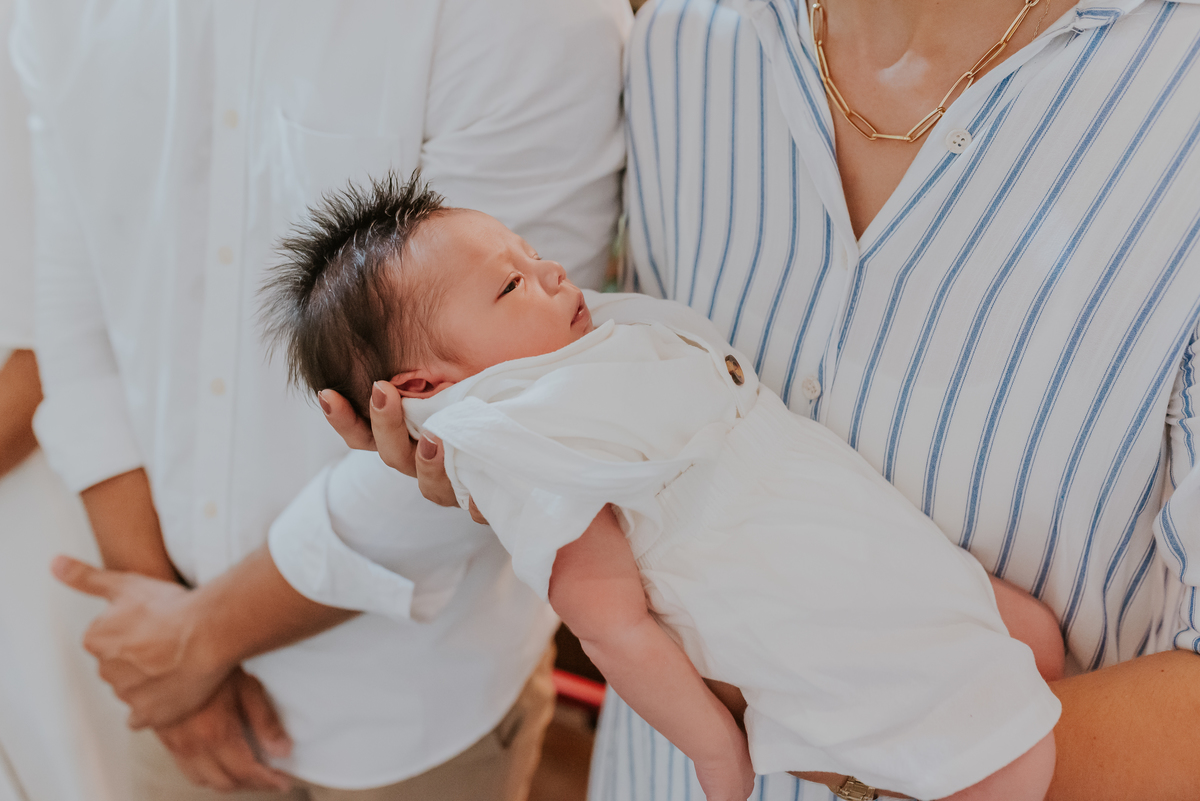 fotografia batizado batismo igreja sagrada família morro do ouro ilha do governador ribeira Rio de Janeiro fotografa familia Pedro mitsuo 