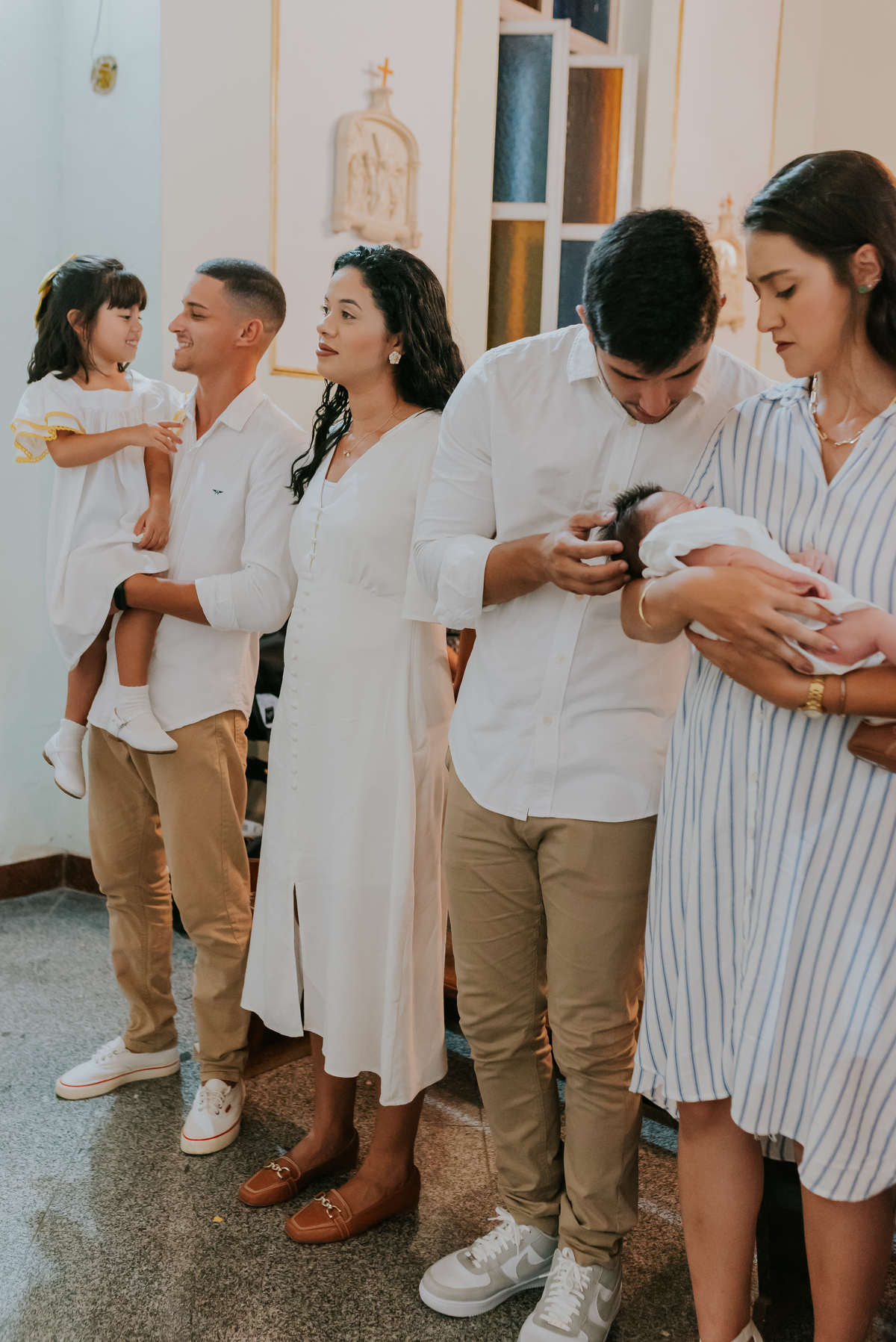 fotografia batizado batismo igreja sagrada família morro do ouro ilha do governador ribeira Rio de Janeiro fotografa familia Pedro mitsuo 