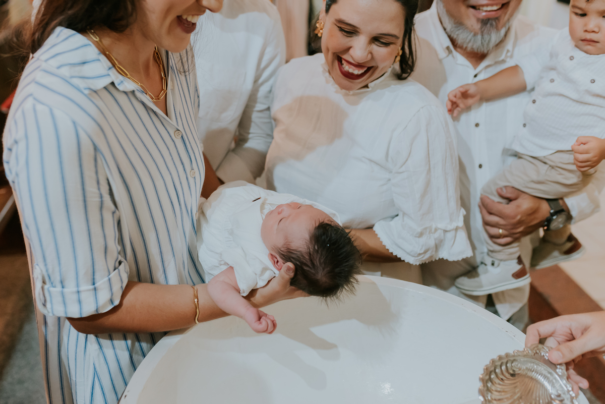 fotografia batizado batismo igreja sagrada família morro do ouro ilha do governador ribeira Rio de Janeiro fotografa familia Pedro mitsuo 