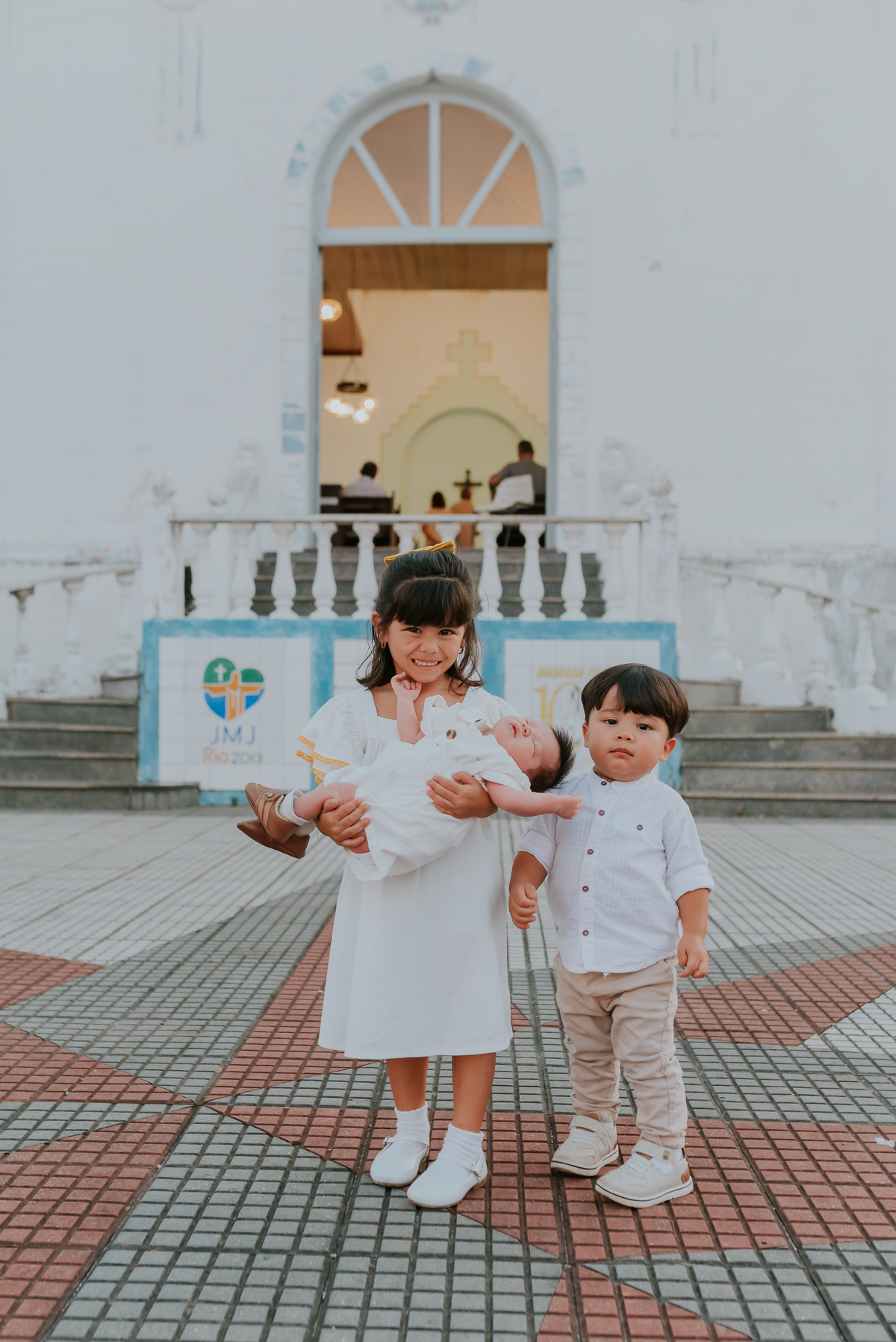 fotografia batizado batismo igreja sagrada família morro do ouro ilha do governador ribeira Rio de Janeiro fotografa familia Pedro mitsuo 