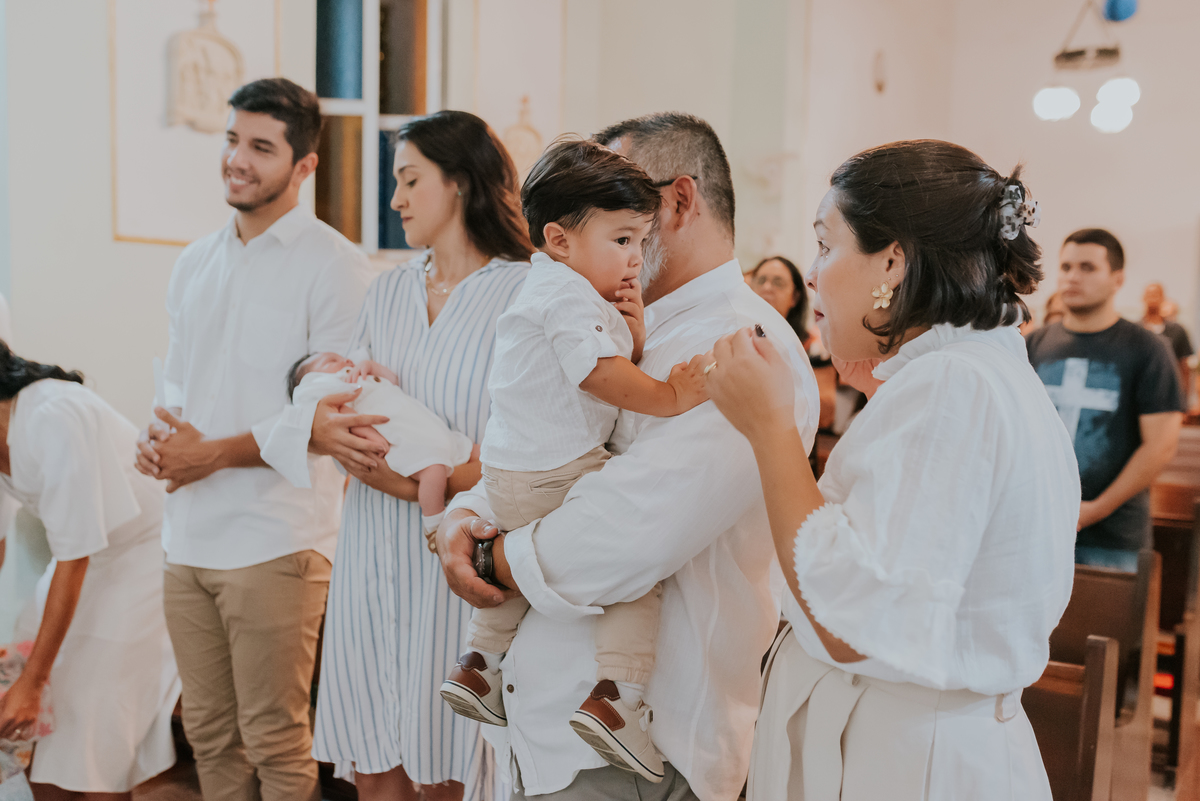 fotografia batizado batismo igreja sagrada família morro do ouro ilha do governador ribeira Rio de Janeiro fotografa familia Pedro mitsuo 