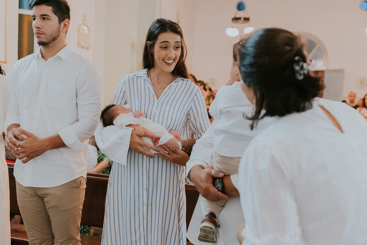 fotografia batizado batismo igreja sagrada família morro do ouro ilha do governador ribeira Rio de Janeiro fotografa familia Pedro mitsuo 