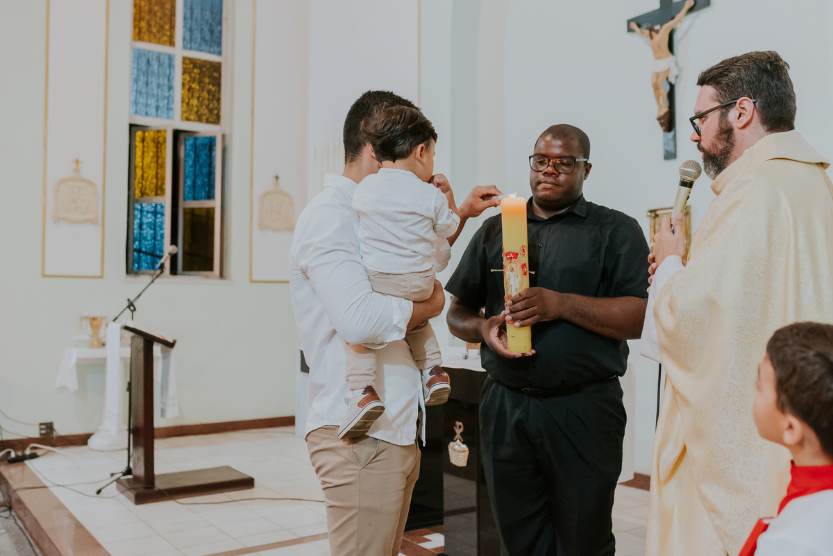 fotografia batizado batismo igreja sagrada família morro do ouro ilha do governador ribeira Rio de Janeiro fotografa familia Pedro mitsuo 