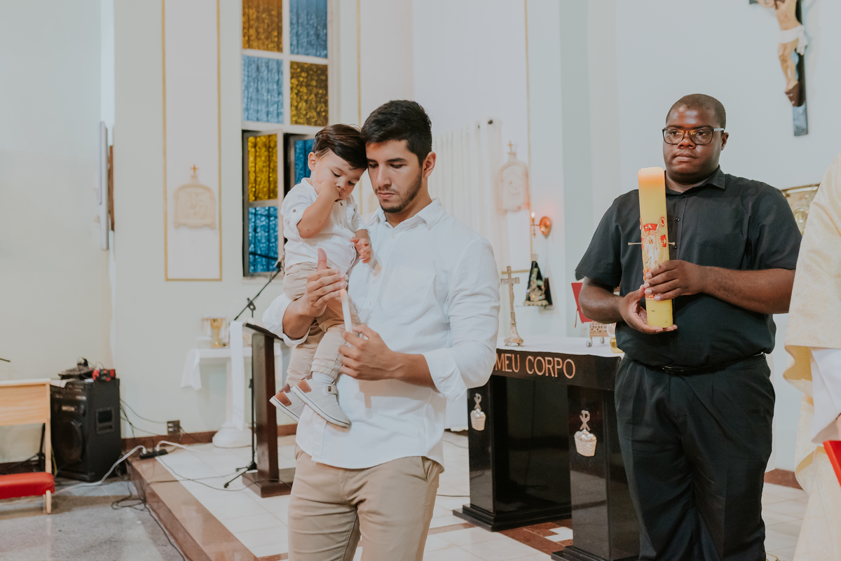 fotografia batizado batismo igreja sagrada família morro do ouro ilha do governador ribeira Rio de Janeiro fotografa familia Pedro mitsuo 