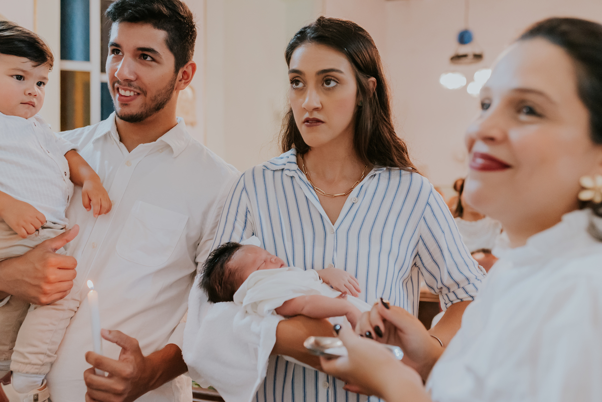 fotografia batizado batismo igreja sagrada família morro do ouro ilha do governador ribeira Rio de Janeiro fotografa familia Pedro mitsuo 