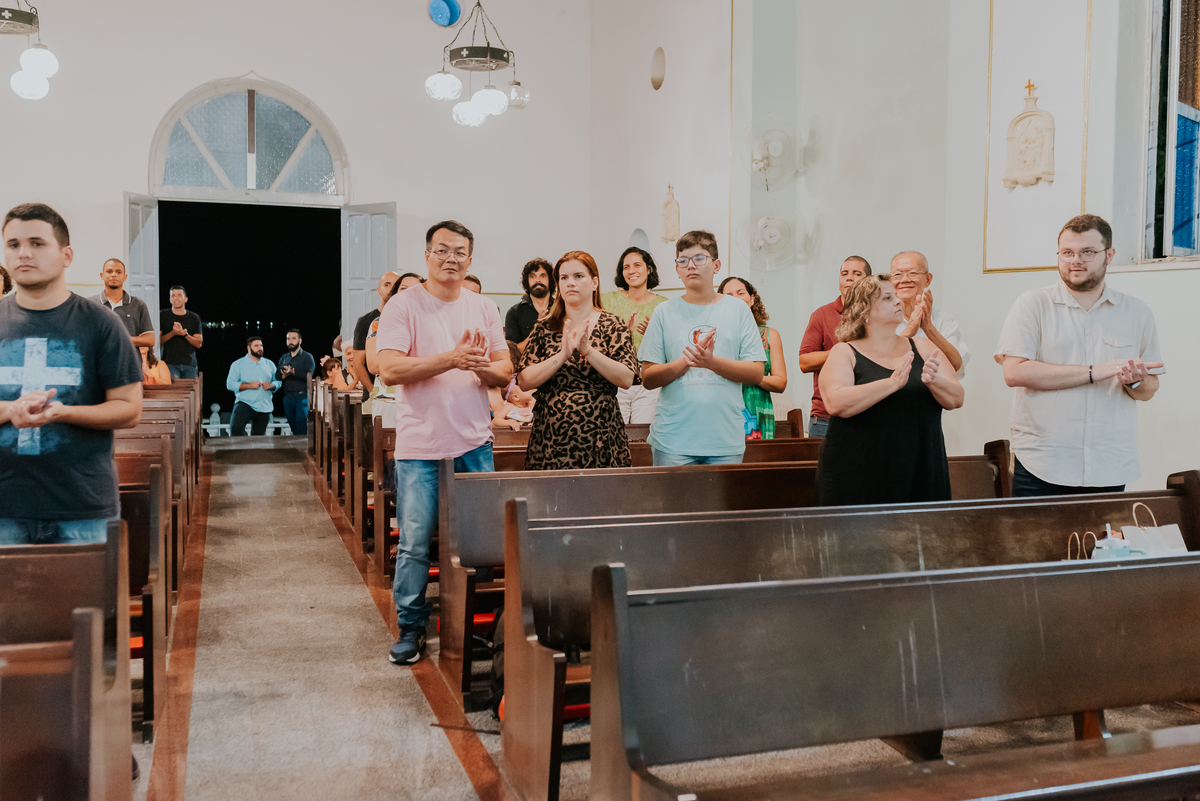 fotografia batizado batismo igreja sagrada família morro do ouro ilha do governador ribeira Rio de Janeiro fotografa familia Pedro mitsuo 