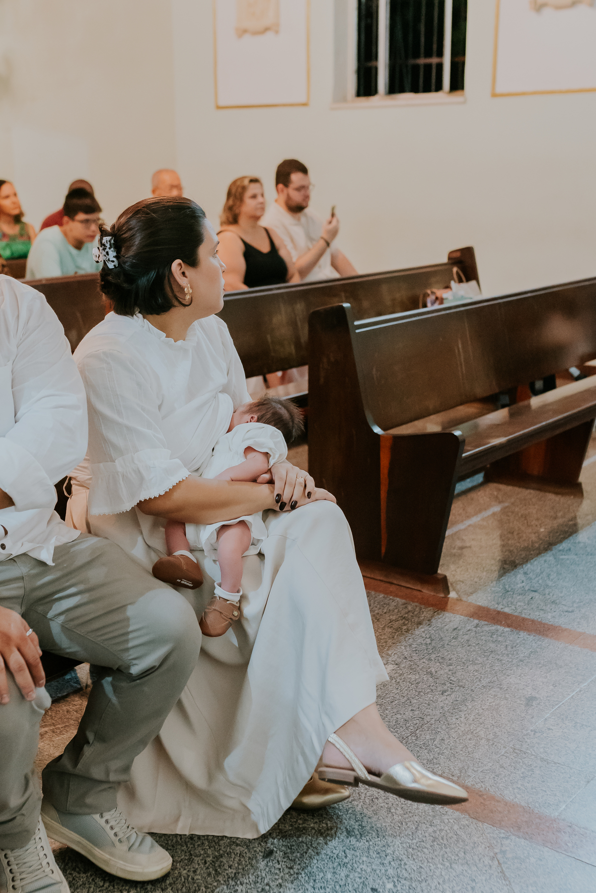 fotografia batizado batismo igreja sagrada família morro do ouro ilha do governador ribeira Rio de Janeiro fotografa familia Pedro mitsuo 