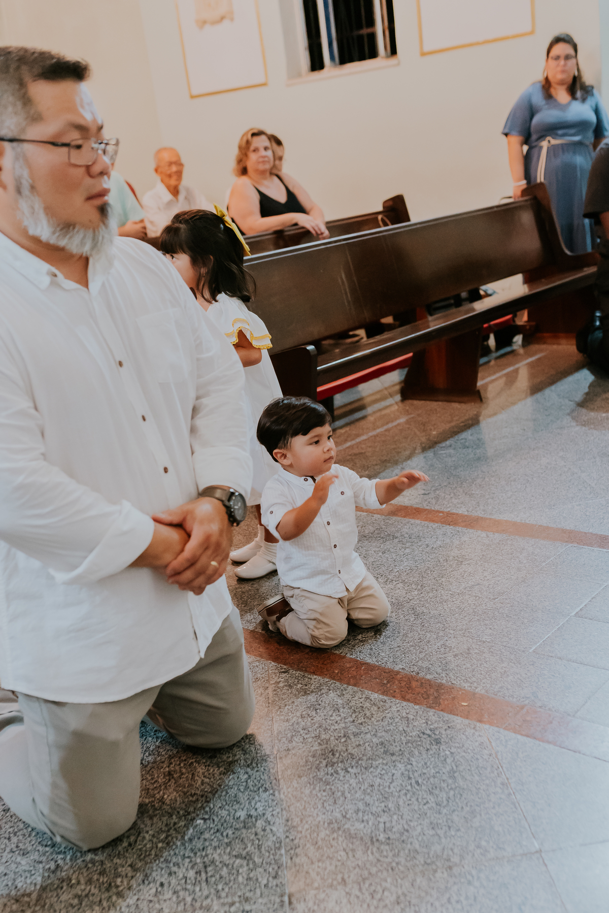 fotografia batizado batismo igreja sagrada família morro do ouro ilha do governador ribeira Rio de Janeiro fotografa familia Pedro mitsuo 