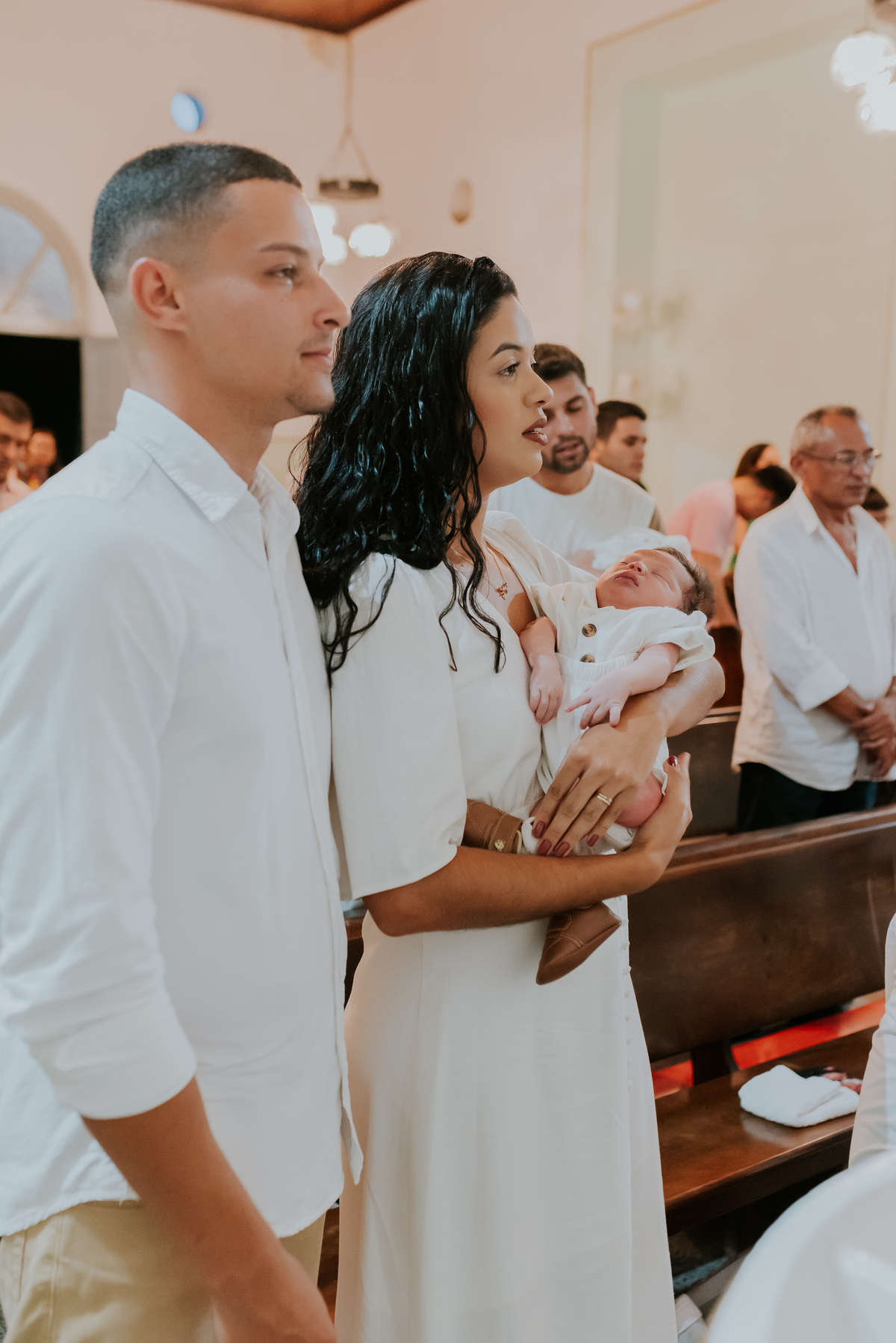 fotografia batizado batismo igreja sagrada família morro do ouro ilha do governador ribeira Rio de Janeiro fotografa familia Pedro mitsuo 
