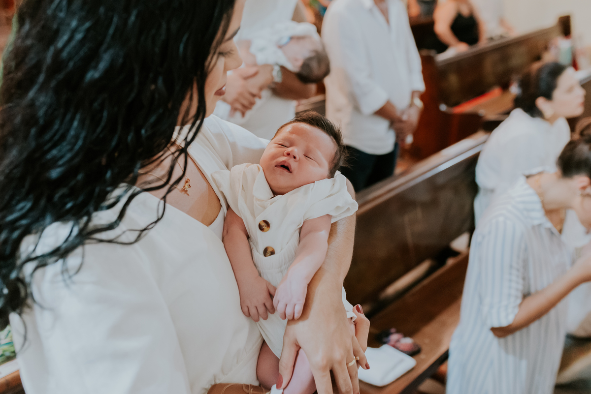 fotografia batizado batismo igreja sagrada família morro do ouro ilha do governador ribeira Rio de Janeiro fotografa familia Pedro mitsuo 