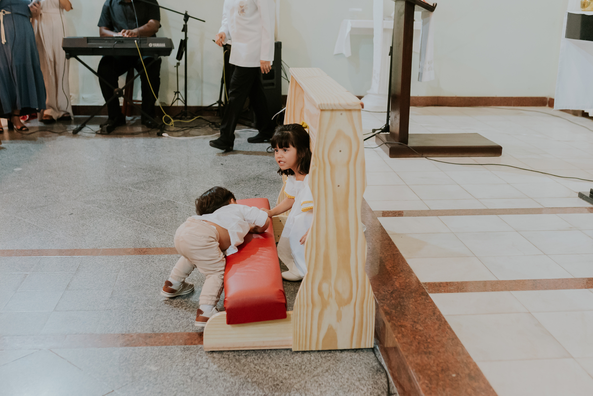 fotografia batizado batismo igreja sagrada família morro do ouro ilha do governador ribeira Rio de Janeiro fotografa familia Pedro mitsuo 