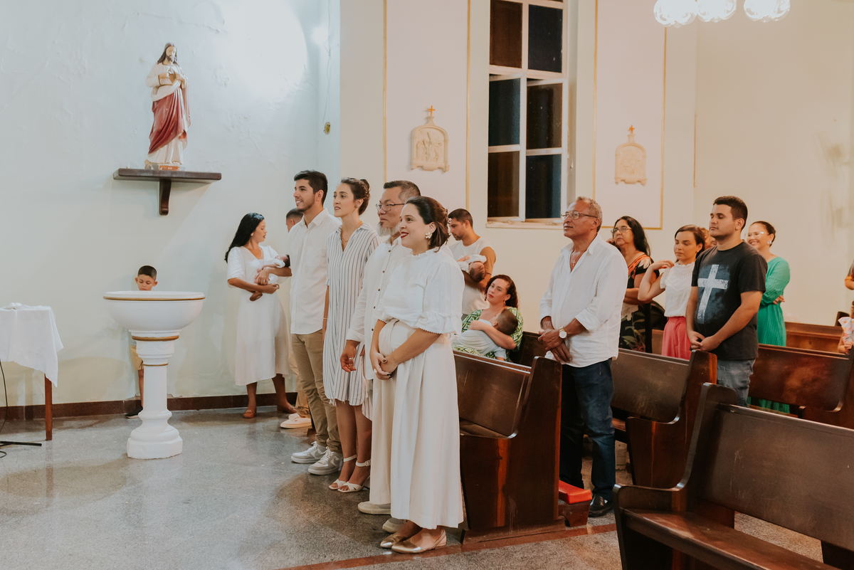 fotografia batizado batismo igreja sagrada família morro do ouro ilha do governador ribeira Rio de Janeiro fotografa familia Pedro mitsuo 
