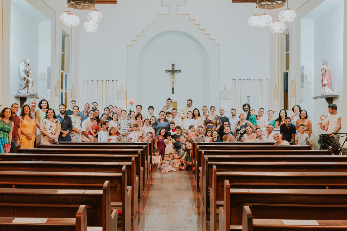 fotografia batizado batismo igreja sagrada família morro do ouro ilha do governador ribeira Rio de Janeiro fotografa familia Pedro mitsuo 