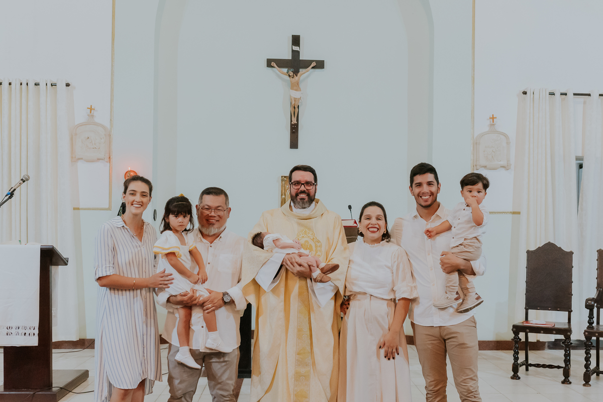 fotografia batizado batismo igreja sagrada família morro do ouro ilha do governador ribeira Rio de Janeiro fotografa familia Pedro mitsuo 