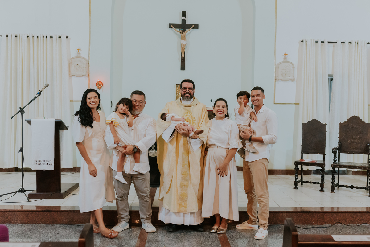 fotografia batizado batismo igreja sagrada família morro do ouro ilha do governador ribeira Rio de Janeiro fotografa familia Pedro mitsuo 