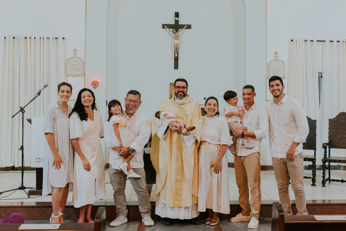 fotografia batizado batismo igreja sagrada família morro do ouro ilha do governador ribeira Rio de Janeiro fotografa familia Pedro mitsuo 