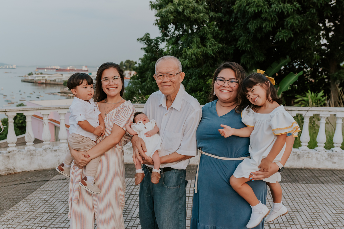 fotografia batizado batismo igreja sagrada família morro do ouro ilha do governador ribeira Rio de Janeiro fotografa familia Pedro mitsuo 