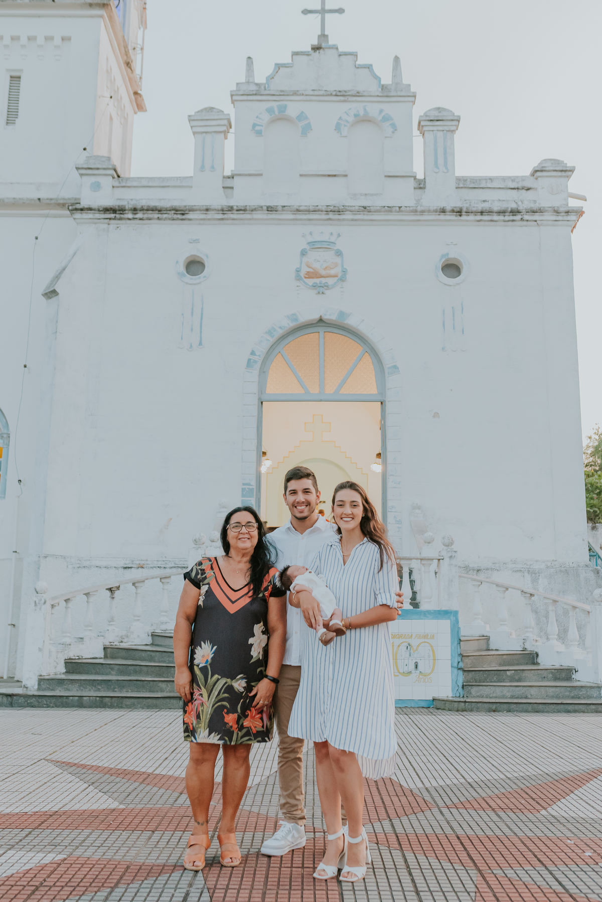 fotografia batizado batismo igreja sagrada família morro do ouro ilha do governador ribeira Rio de Janeiro fotografa familia Pedro mitsuo 