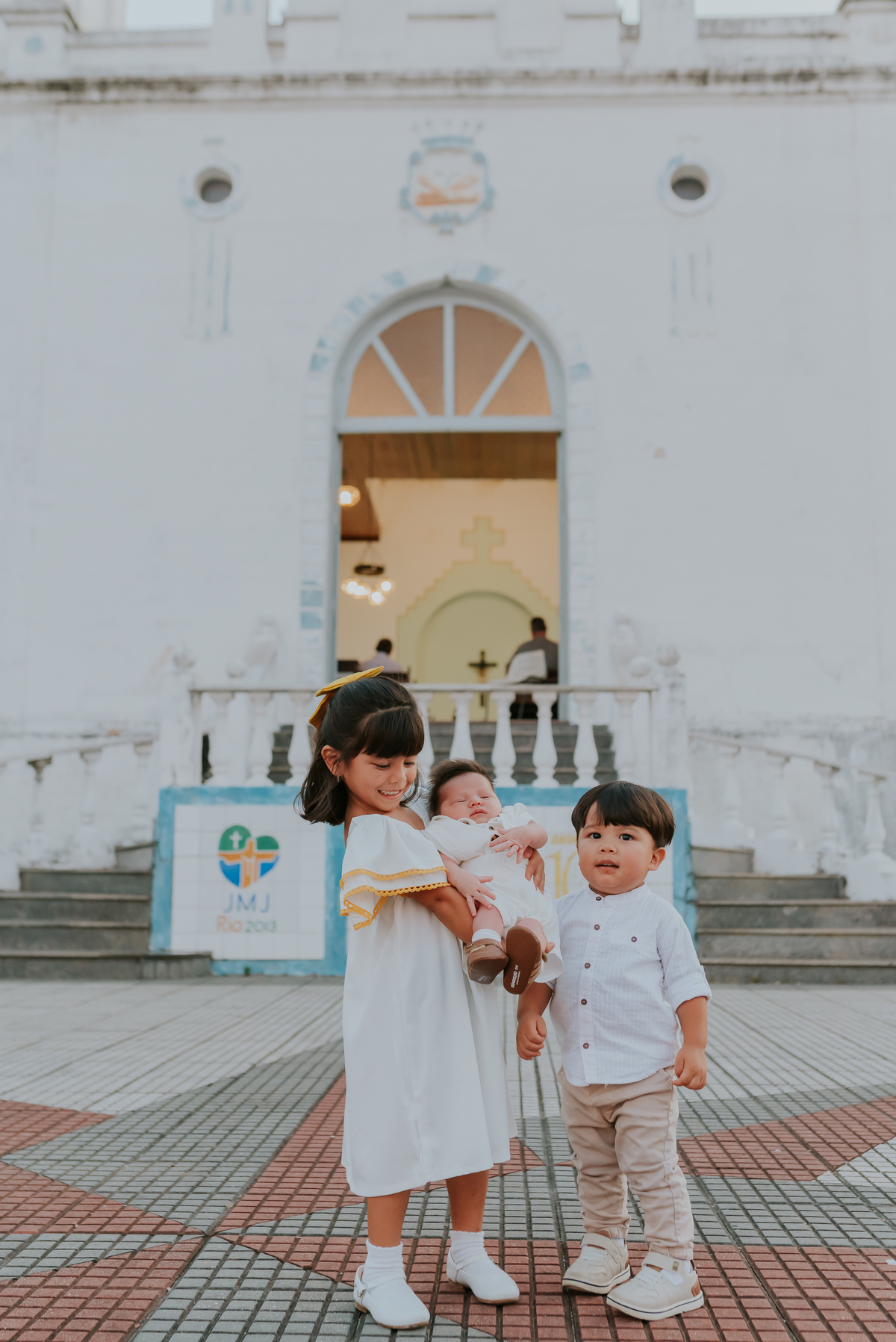 fotografia batizado batismo igreja sagrada família morro do ouro ilha do governador ribeira Rio de Janeiro fotografa familia Pedro mitsuo 