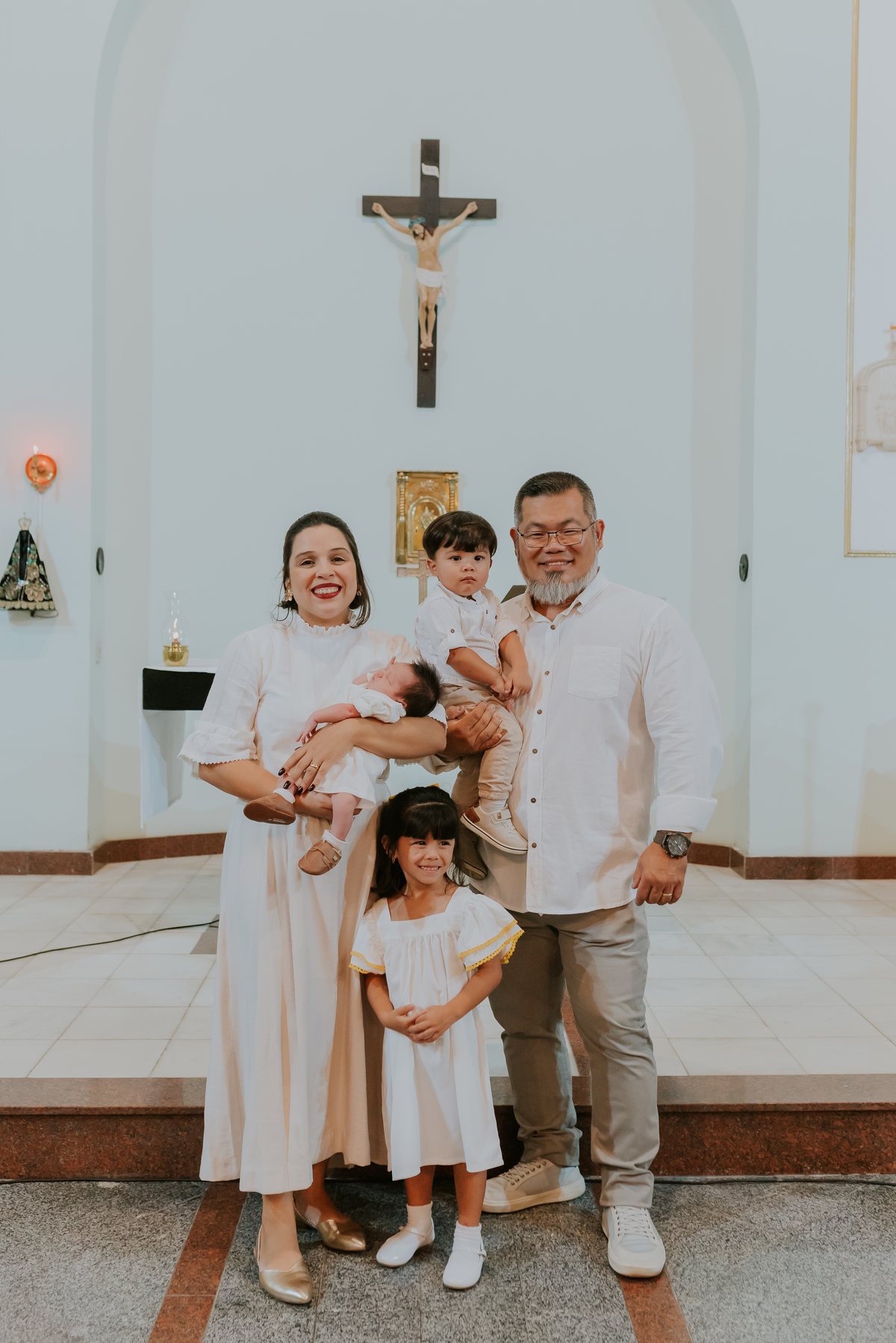 fotografia batizado batismo igreja sagrada família morro do ouro ilha do governador ribeira Rio de Janeiro fotografa familia Pedro mitsuo 