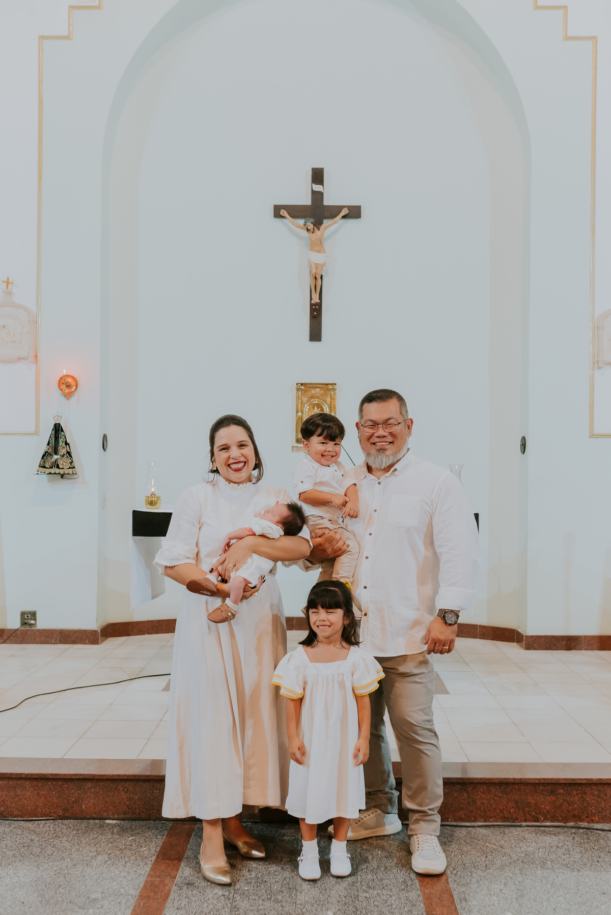 fotografia batizado batismo igreja sagrada família morro do ouro ilha do governador ribeira Rio de Janeiro fotografa familia Pedro mitsuo 