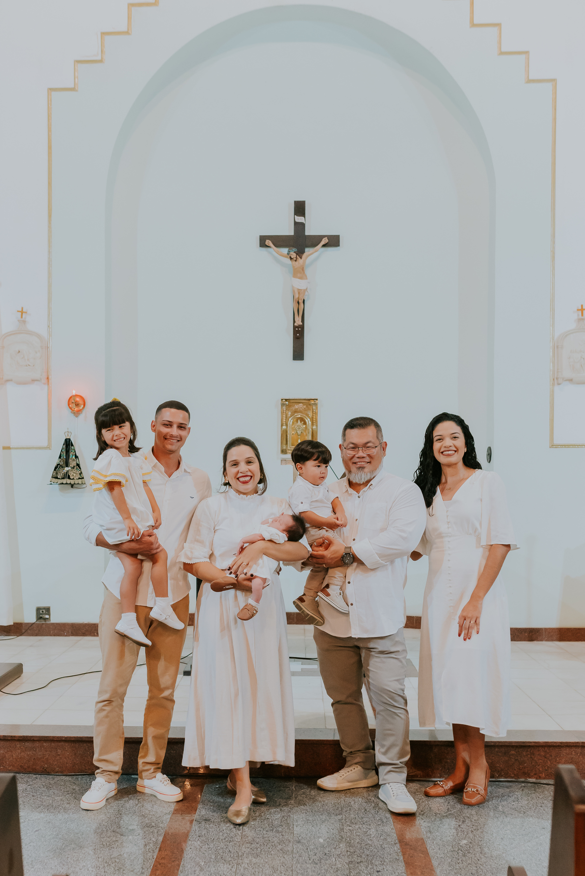 fotografia batizado batismo igreja sagrada família morro do ouro ilha do governador ribeira Rio de Janeiro fotografa familia Pedro mitsuo 