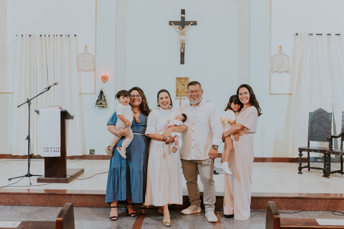 fotografia batizado batismo igreja sagrada família morro do ouro ilha do governador ribeira Rio de Janeiro fotografa familia Pedro mitsuo 