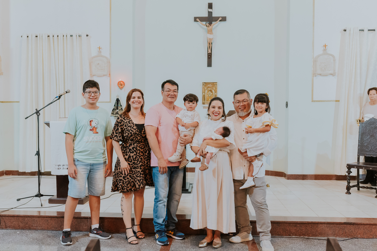 fotografia batizado batismo igreja sagrada família morro do ouro ilha do governador ribeira Rio de Janeiro fotografa familia Pedro mitsuo 